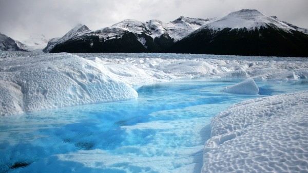 প্রতি বছর ২.১ কিমি গতিতে গলছে হিমবাহ প্রতি বছর ২.১ কিমি গতিতে গলছে হিমবাহ