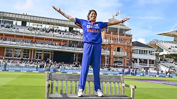 ঝুলনের সঙ্গে নেটের অভিজ্ঞতার কথা তুলে এনেছিলেন মিতালি: