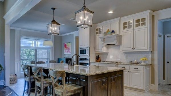 রান্নাঘরে বসে খাবেন না রান্নাঘরে বসে খাবেন না