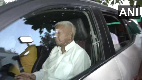 বিজেপিকে হারানোর রসদ জোগাড়ে লালু-নীতীশ