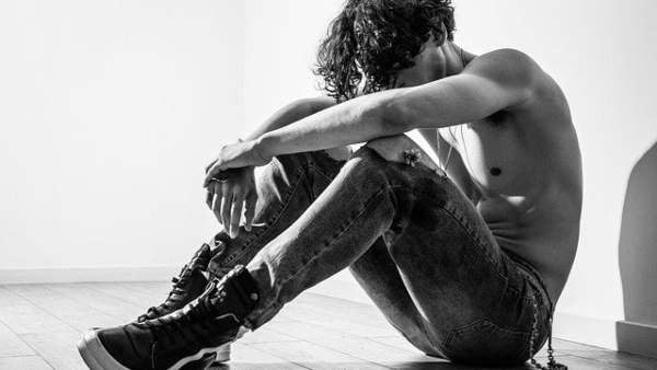 ধুমপায়ীদের থেকে একাকীত্বে বার্ধক্য বাড়ে ধুমপায়ীদের থেকে একাকীত্বে বার্ধক্য বাড়ে