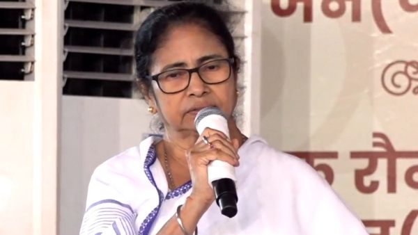 মানুষকে শুভেচ্ছা জানালেন মুখ্যমন্ত্রী মমতা 