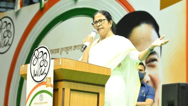 মুখ্যমন্ত্রীর সরব হওয়ার জোর সম্ভাবনা। 