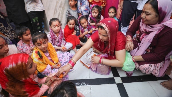 এই উপায়ে দূর হবে আর্থিক সঙ্কট