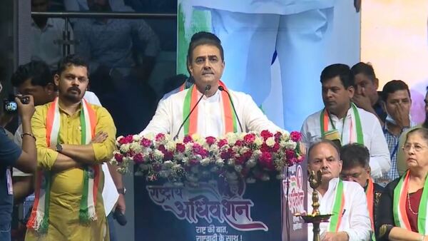 শরদ পাওয়ারই আবার দলের সভাপতি শরদ পাওয়ারই আবার দলের সভাপতি