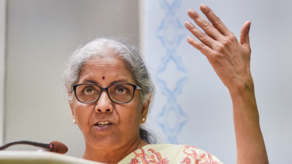  সর্বকালের সর্বনিম্নে পৌঁছে গিয়েছিল টাকার দাম