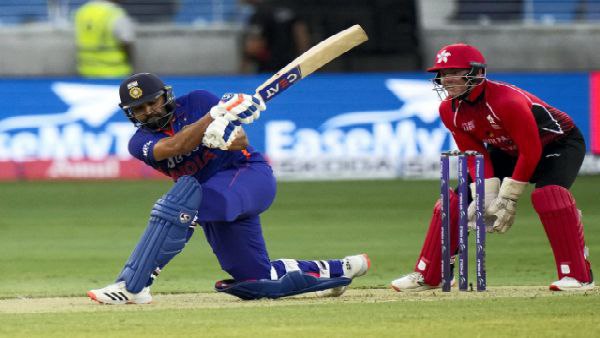 বিশ্বের প্রথম ব্যাটার হিসেবে