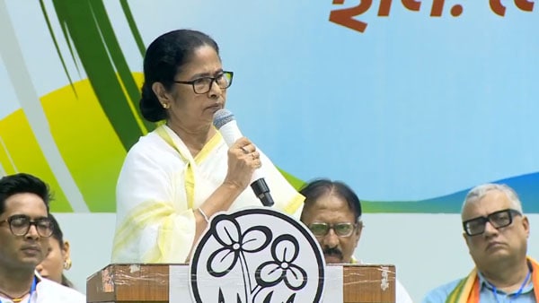 বৈদেশিক বিষয় নিয়ে কথা বলতে চান না