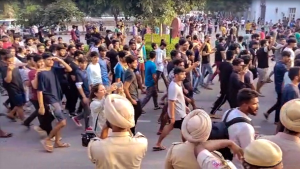 উত্তাল চণ্ডীগড় বিশ্ববিদ্যালয়