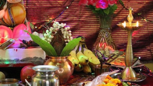 সন্ধ্যায় পুজোর সময় শঙ্খ ও ঘণ্টা বাজানো উচিত নয়