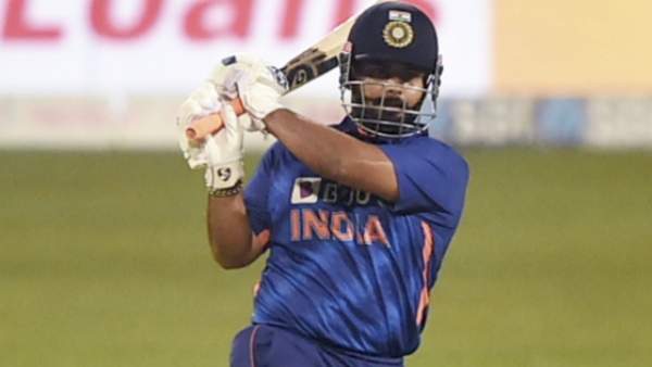 দুর্ঘটনার পর প্রথম সামাজিক মাধ্যমে এলেন ঋষভ পন্থ, করলেন টুইট দুর্ঘটনার পর প্রথম সামাজিক মাধ্যমে এলেন ঋষভ পন্থ, করলেন টুইট