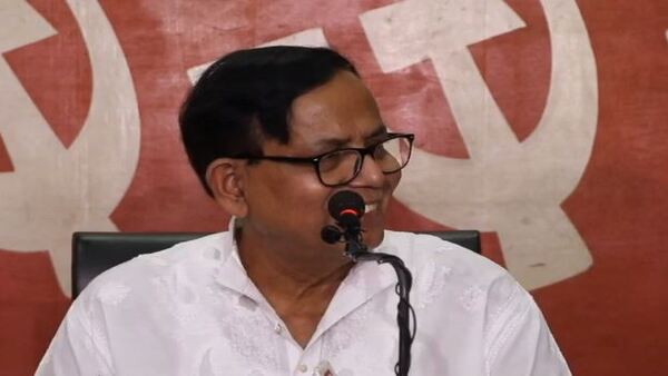 মারধর, ধর্ষণের ভয় দেখিয়েছে পুলিশ