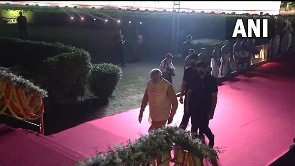 বদলে গেল রাজপথের নাম 