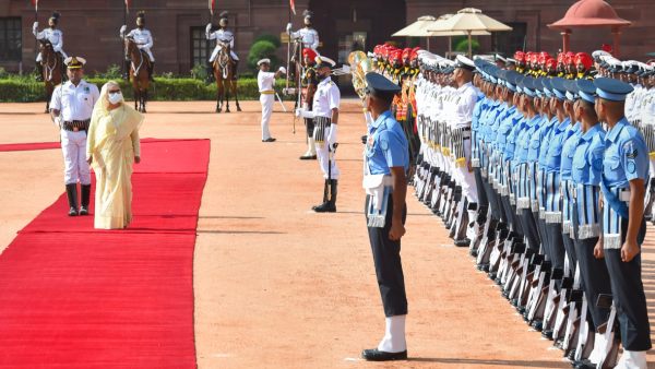 রাষ্ট্রপতি ভবনে গার্ড অফ অনার রাষ্ট্রপতি ভবনে গার্ড অফ অনার