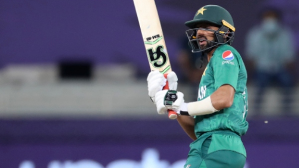 শোয়েবকে অবসর নেওয়ার কথা বলেছিলেন হাফিজ: শোয়েবকে অবসর নেওয়ার কথা বলেছিলেন হাফিজ: