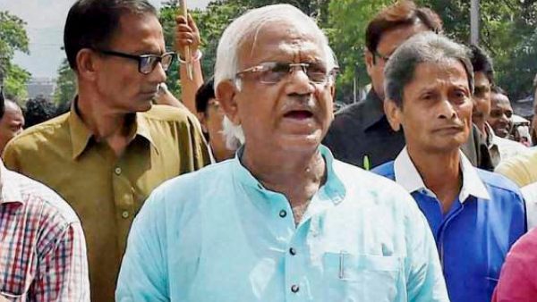 আত্ম গ্ল্যানিতে ভুগছেন আত্ম গ্ল্যানিতে ভুগছেন