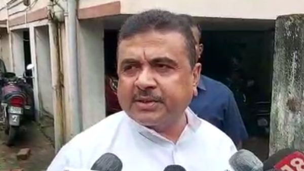 দলের ক্যাডাররা সব ঘরে ঢুকে গিয়েছে, রাস্তায় পুলিশ