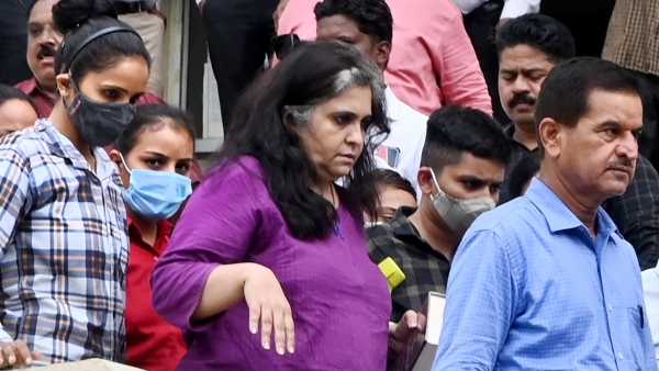 সরকার ফেলার চক্রান্ত, গুজরাত দাঙ্গা কাণ্ডে সুপ্রিমকোর্টে অন্তর্বর্তী জামিন তিস্তা শেতালভাদের সরকার ফেলার চক্রান্ত, গুজরাত দাঙ্গা কাণ্ডে সুপ্রিমকোর্টে অন্তর্বর্তী জামিন তিস্তা শেতালভাদের