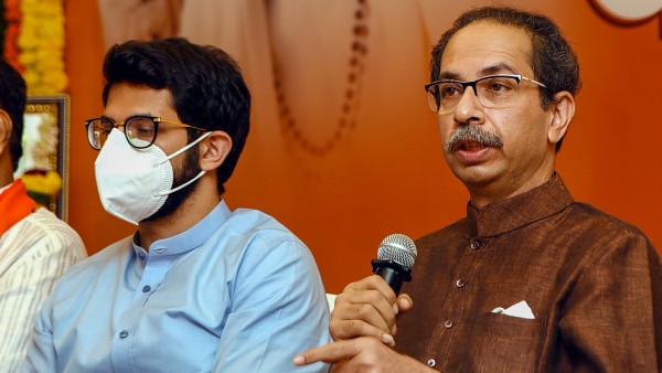 দলের ওপরে দাবির প্রতিষ্ঠা