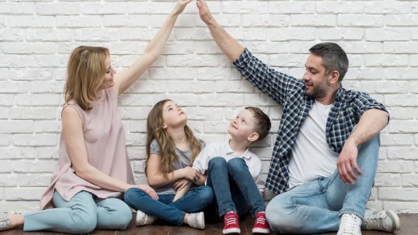 পরিবারের ভাগ্য উজ্জ্বল পরিবারের ভাগ্য উজ্জ্বল