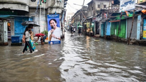 কলকাতায় মেঘলা আকাশে বৃষ্টিপাতের পূর্বাভাস কলকাতায় মেঘলা আকাশে বৃষ্টিপাতের পূর্বাভাস