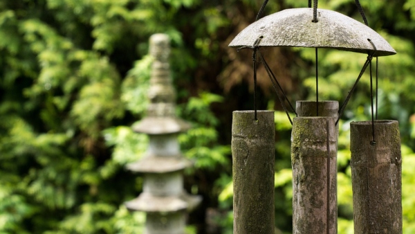 বাড়িতে লাগান উইন্ড চাইম বাড়িতে লাগান উইন্ড চাইম