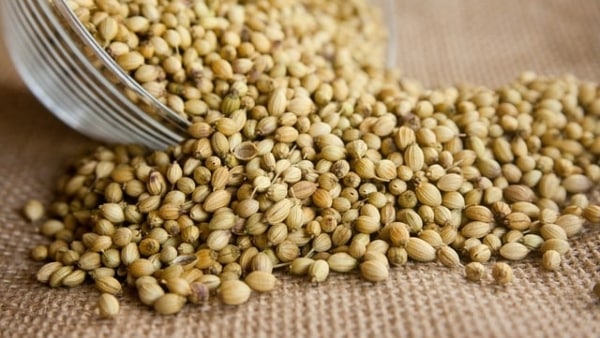 গোটা ধনে কেনা শুভ