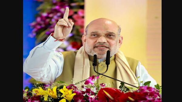 স্থানীয় ভাষার জন্য প্রধানমন্ত্রীর ওপরে চাপ