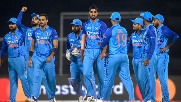 দক্ষিণ আফ্রিকার ব্যাটসম্যানদের নাকানিচোবানি খাওয়ান অর্শদীপ: দক্ষিণ আফ্রিকার ব্যাটসম্যানদের নাকানিচোবানি খাওয়ান অর্শদীপ: