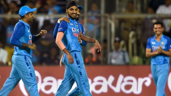 ভারতের জার্সিতে অভিষেক এবং এখনও পর্যন্ত অর্শদীপের পারফরম্যান্স: ভারতের জার্সিতে অভিষেক এবং এখনও পর্যন্ত অর্শদীপের পারফরম্যান্স: