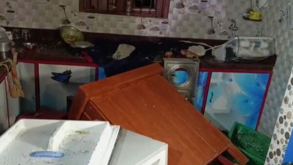 রাতে দেহ ফেলা হয় মগরাহাটে