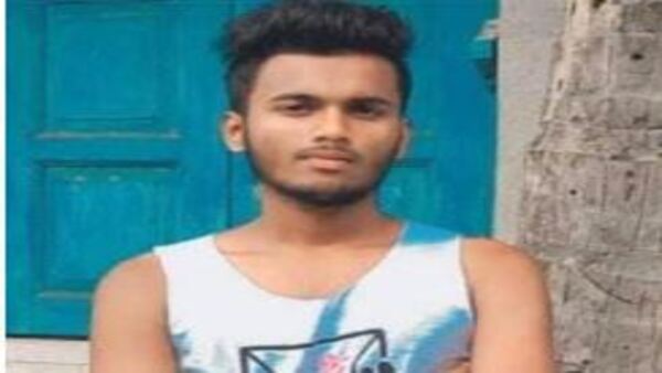 পুলিশের দাবি, ফোন করে অয়নকে ডাকা হয়