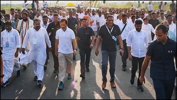 টিআরএস ও বিজেপি মুদ্রার দুই পিঠ