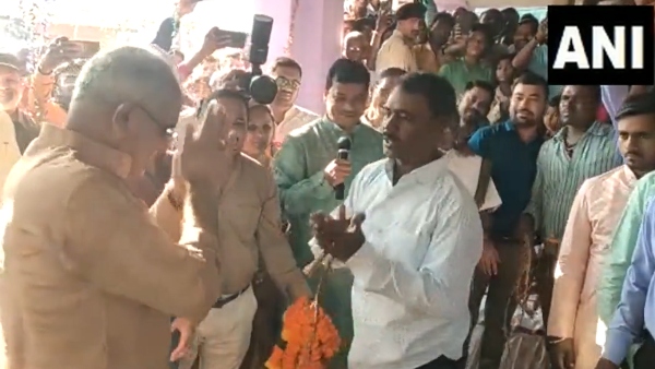 অনুষ্ঠানে যোগ দিয়ে আনন্দিত বাঘেল অনুষ্ঠানে যোগ দিয়ে আনন্দিত বাঘেল