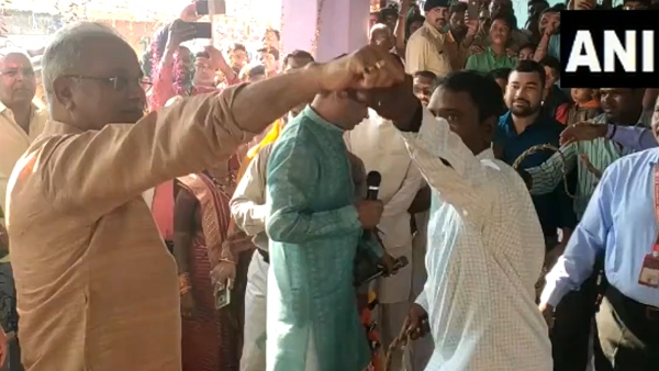 আদিবাসী সম্প্রদায়ের পুজো আদিবাসী সম্প্রদায়ের পুজো