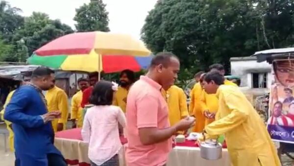 ভাইপোকে বলুন চা-তেলেভাজা বিক্রি করতে