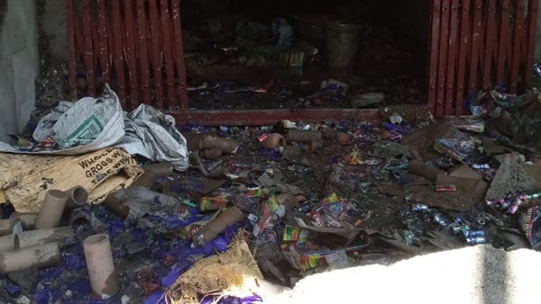 ছড়িয়ে ছিটিয়ে পড়ে থাকে মৃতদেহও 