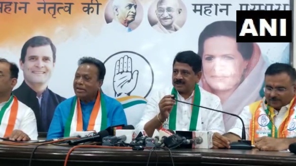 কংগ্রেসে যোগদান মহেন্দ্র সিং বাঘেলার