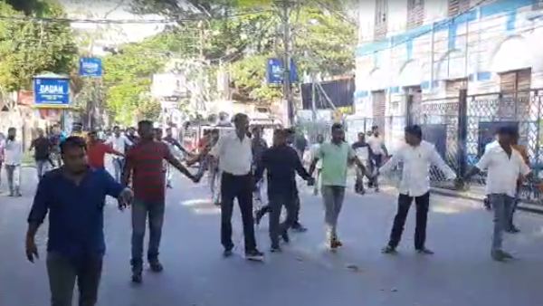 সুইসাইড নোটে অভিযোগ লিখে কীটনাশক খেয়ে আত্মঘাতী 