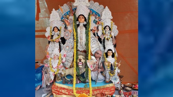 গান্ধীজির মুখের আদলে