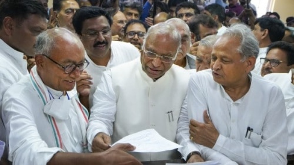 তোপ জয়রাম রমেশের 