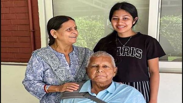  জমির দলিল দুই মেয়ের নামে