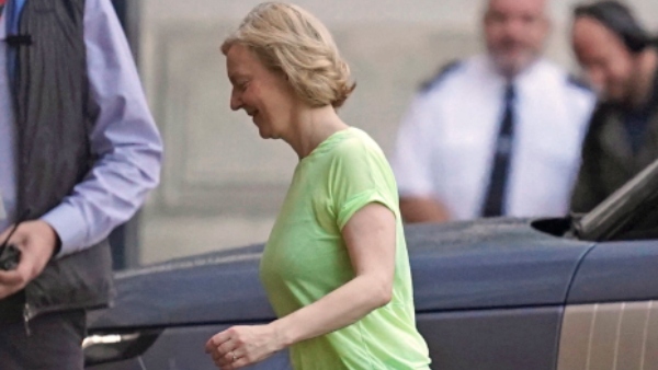 লিজ ট্রাসের পদত্যাগ 