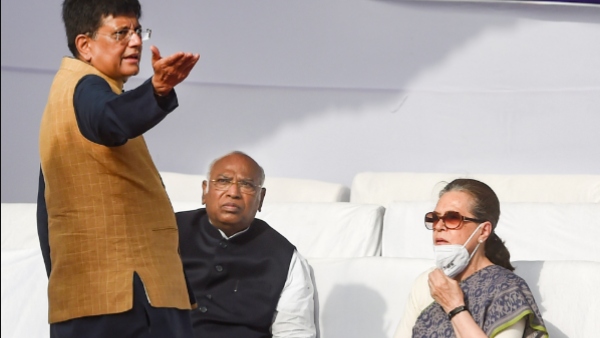 স্বরাষ্ট্র মন্ত্রী হিসাবে দায়িত্ব সামলেছেন স্বরাষ্ট্র মন্ত্রী হিসাবে দায়িত্ব সামলেছেন