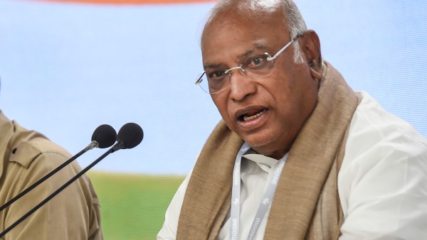 খারগের জয় প্রায় নিশ্চিত খারগের জয় প্রায় নিশ্চিত