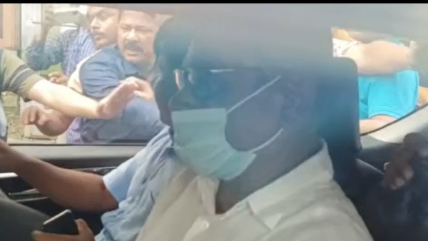 RK নামে একটি নম্বর মোবাইলে সেভ