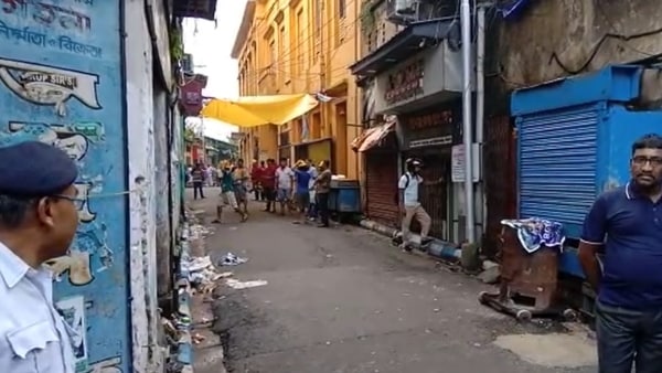 ১৫ দিনের মধ্যে ক্ষতিপূরণ দেবে মেট্রো। ১৫ দিনের মধ্যে ক্ষতিপূরণ দেবে মেট্রো।