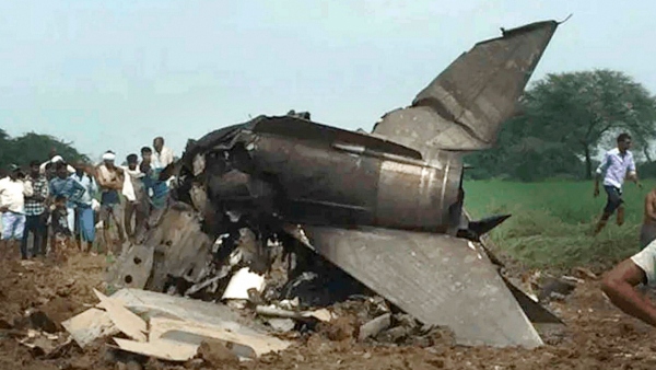 নৌসেনার মিগ-২৯ বিমান ভেঙে পড়ল গোয়ায়, নাটকীয় কায়দায় প্রাণ রক্ষা পাইলটের নৌসেনার মিগ-২৯ বিমান ভেঙে পড়ল গোয়ায়, নাটকীয় কায়দায় প্রাণ রক্ষা পাইলটের