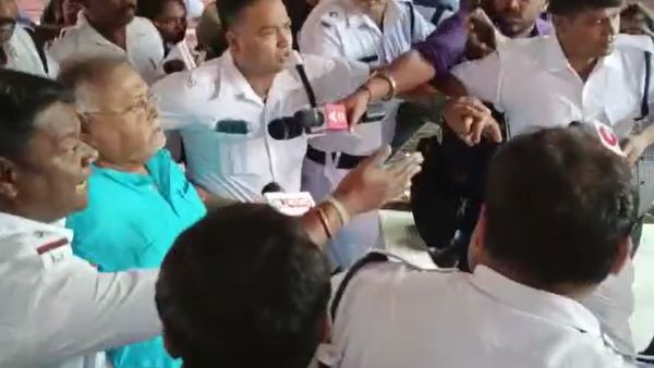 পার্থ চট্টোপাধ্যায় আলিপুর আদালতে 