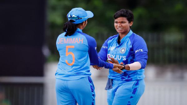 দীপ্তি ইউপি ওয়ারিয়রজে দীপ্তি ইউপি ওয়ারিয়রজে